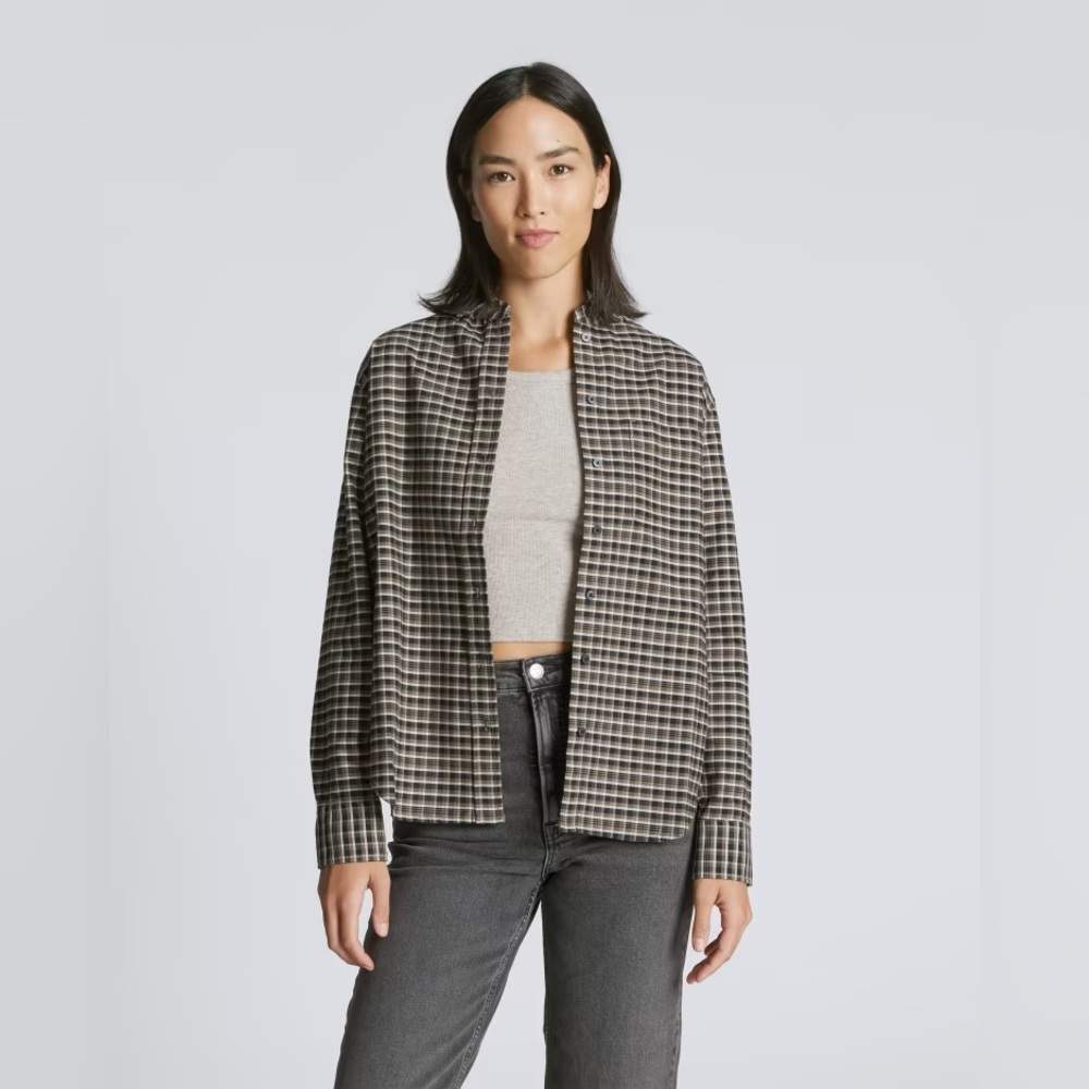 Everlane - The Must-Have Oxford Shirt in color falcon mini plaid in size 4